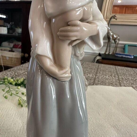 Lladro Porcelain Figurine Gypsy Girl with Brother Piggy Back Ride Vintage - Picture 7 of 9